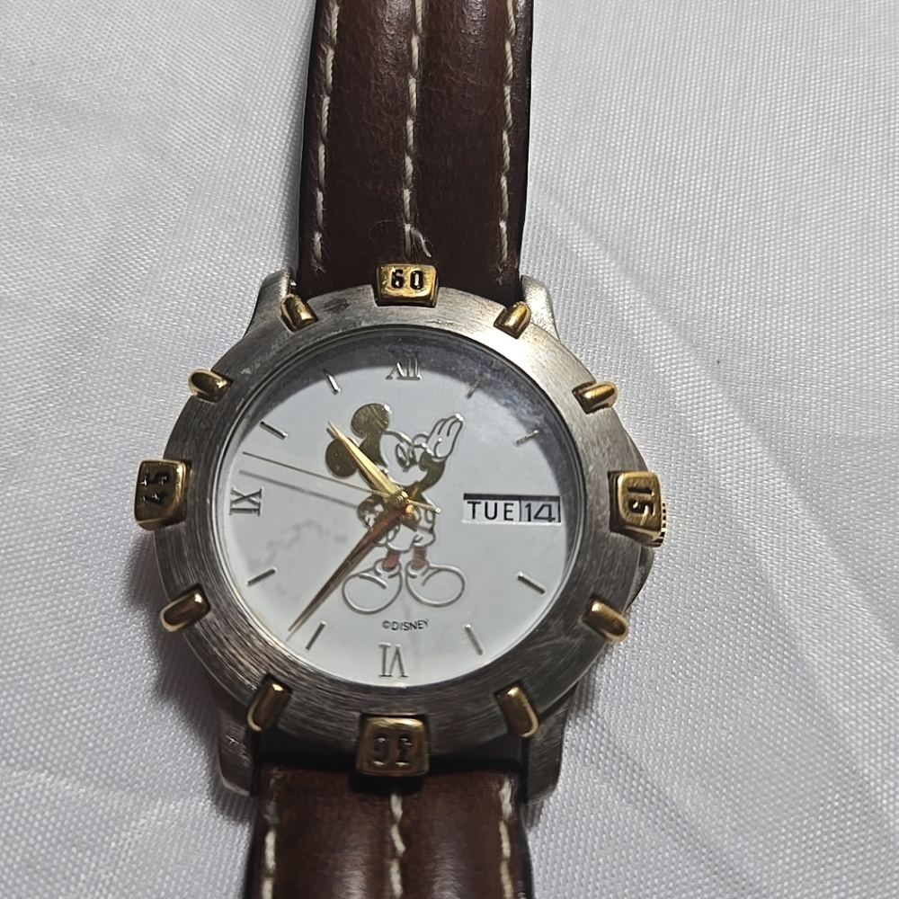 VINTAGE Seiko Alba Disney Watch Y143A Made In JAPAN
